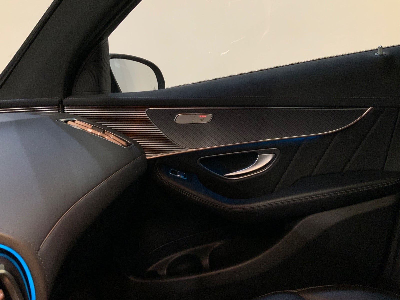 Grå Mercedes EQC400 fra 2023