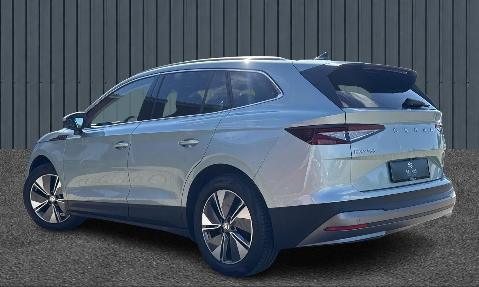 Grøn Skoda Enyaq fra 2023