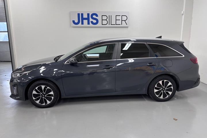 Grå Kia Ceed fra 2022