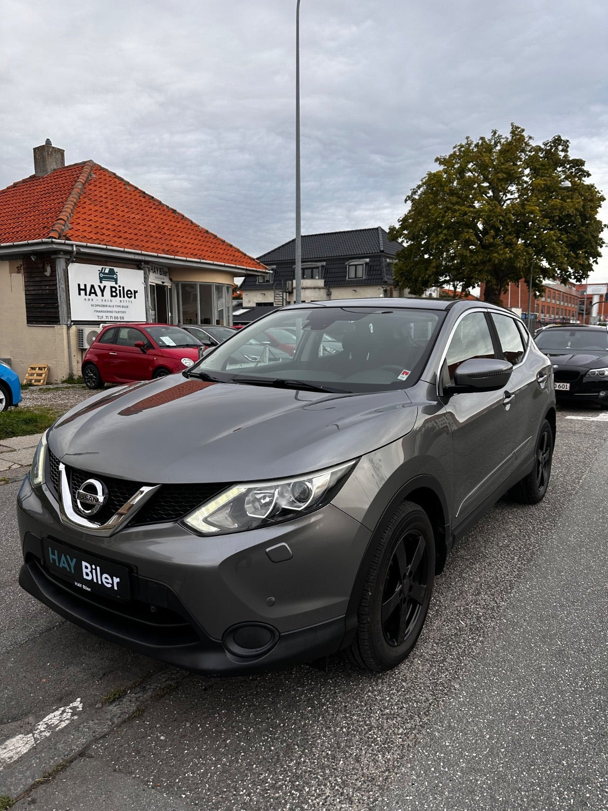 Grå Nissan Qashqai fra 2014
