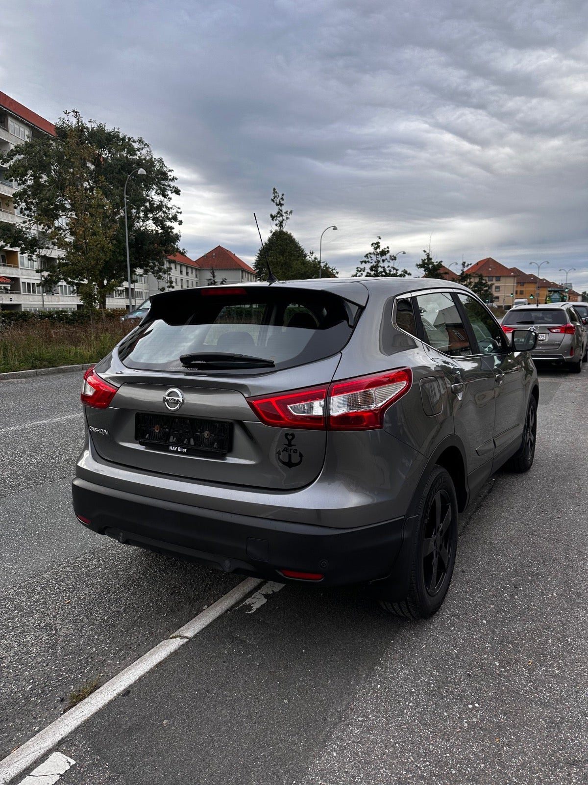 Grå Nissan Qashqai fra 2014