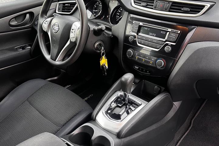 Grå Nissan Qashqai fra 2014
