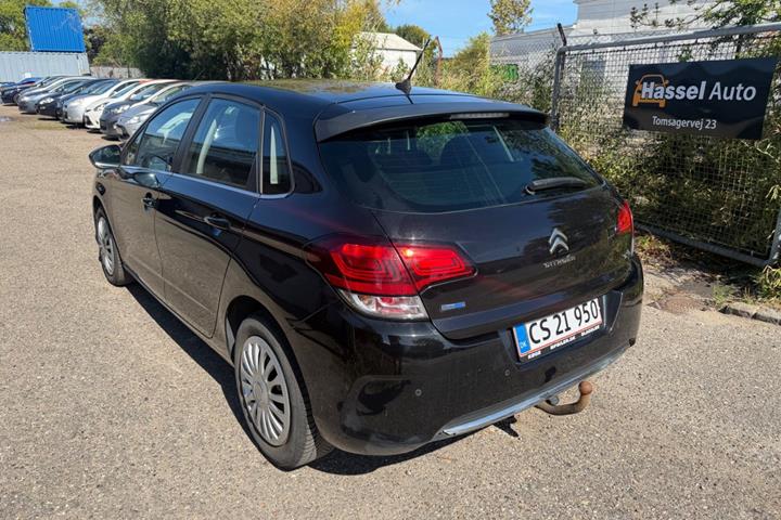Grøn Citroën C4 fra 2015