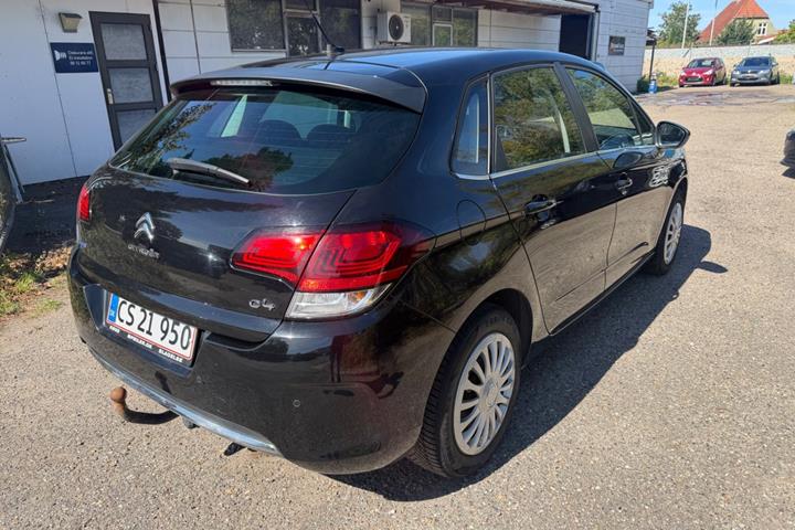 Grøn Citroën C4 fra 2015
