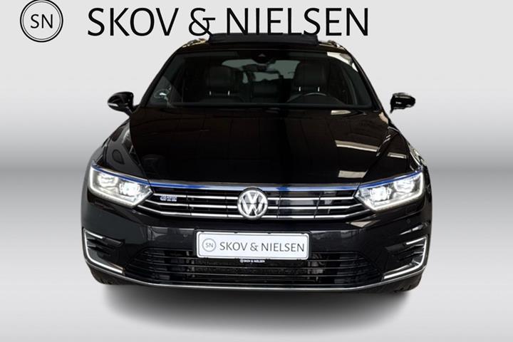 Sort VW Passat fra 2018