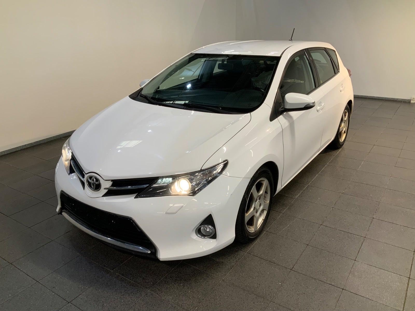 Toyota Auris 2,0 D-4D T2