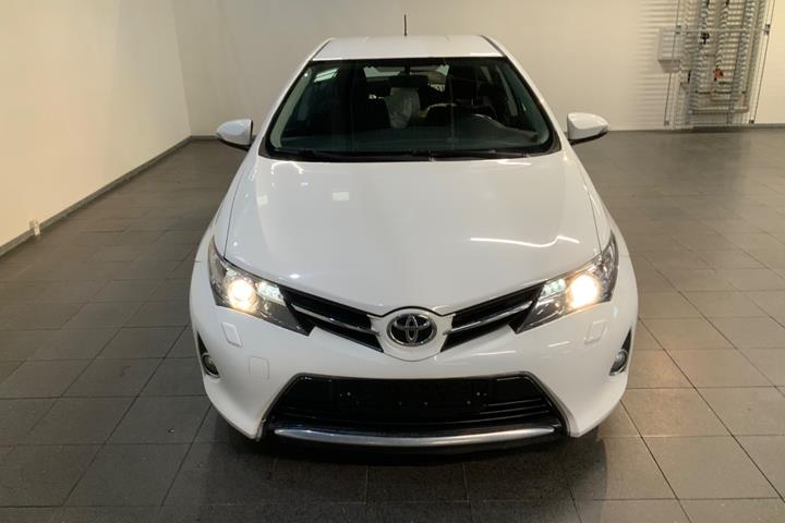 Hvid Toyota Auris fra 2012