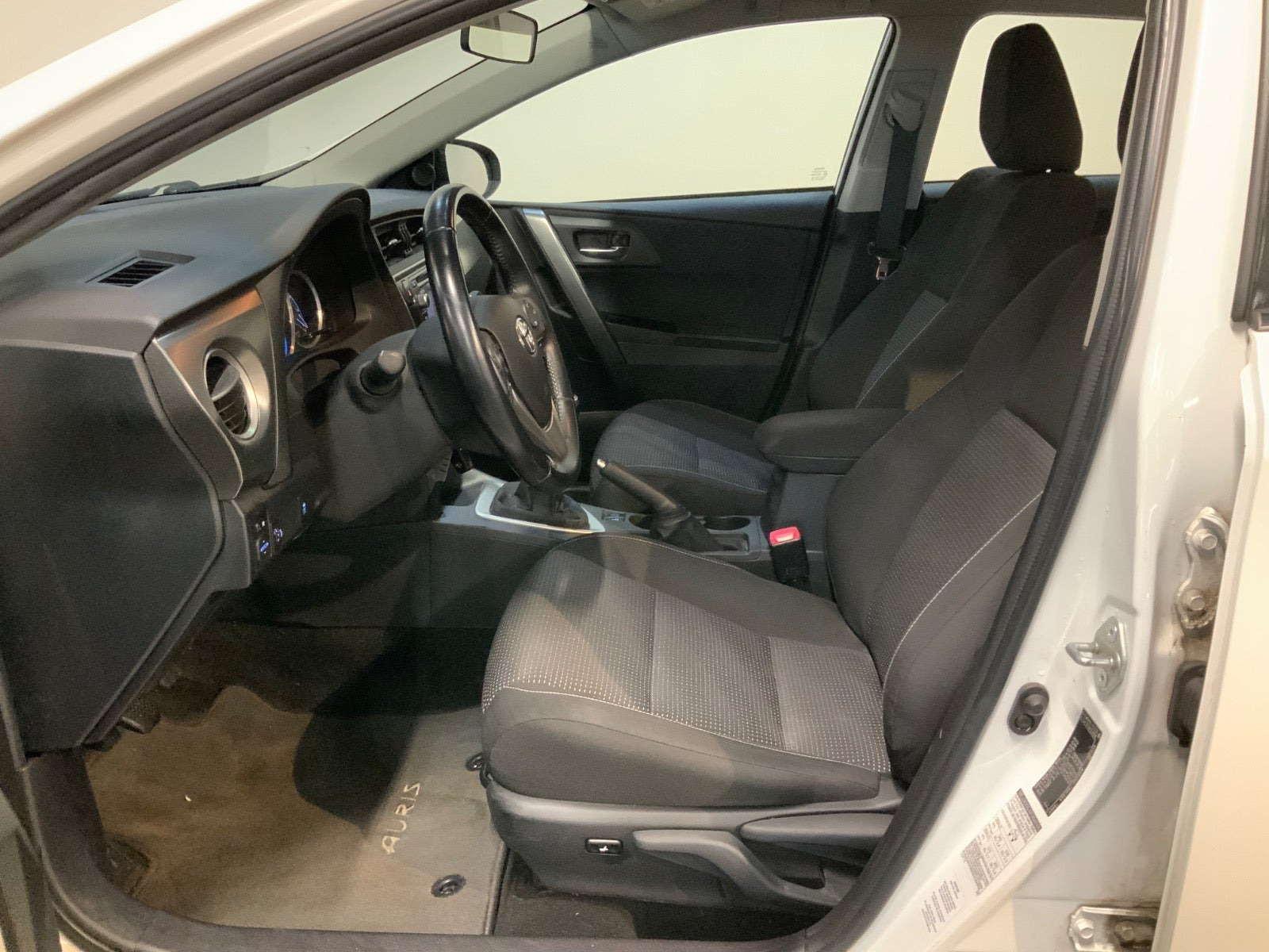 Hvid Toyota Auris fra 2012