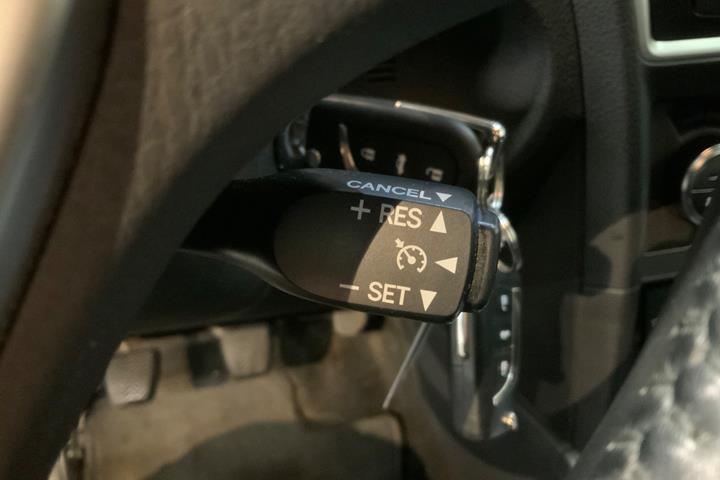 Hvid Toyota Auris fra 2012