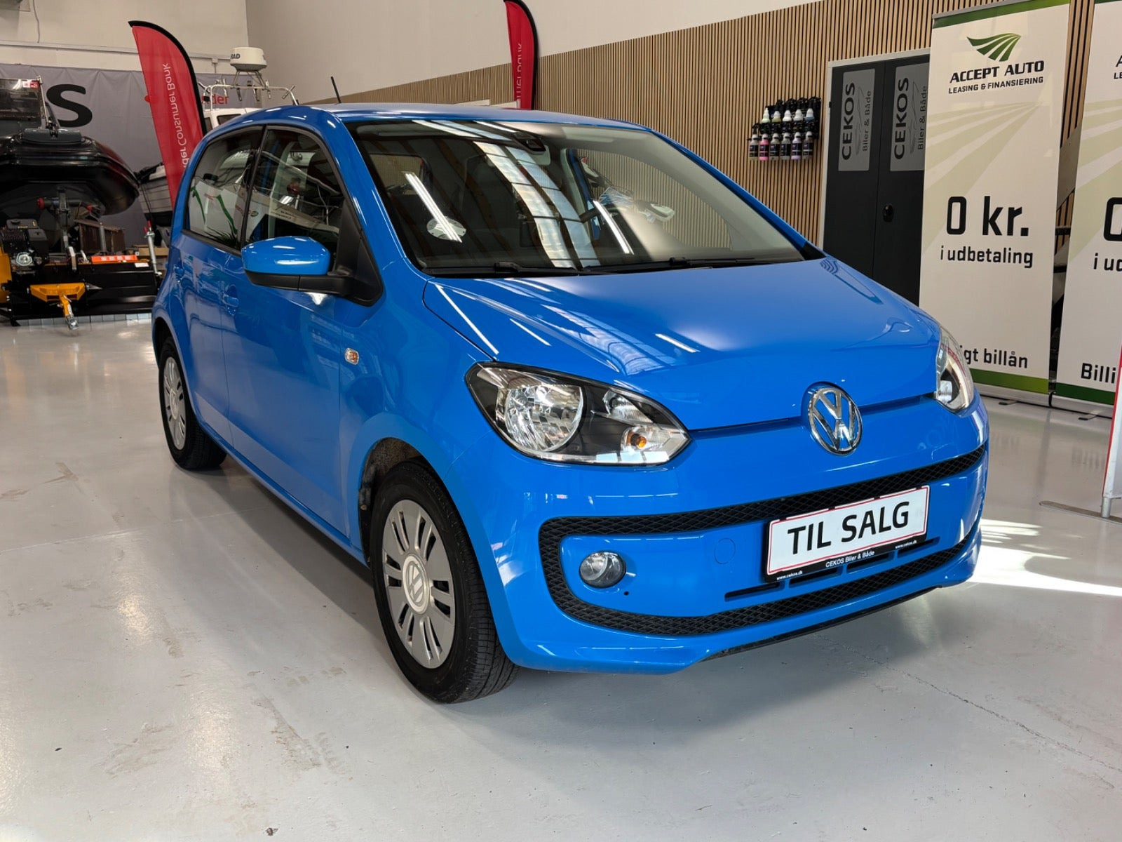 Blå VW UP! fra 2016