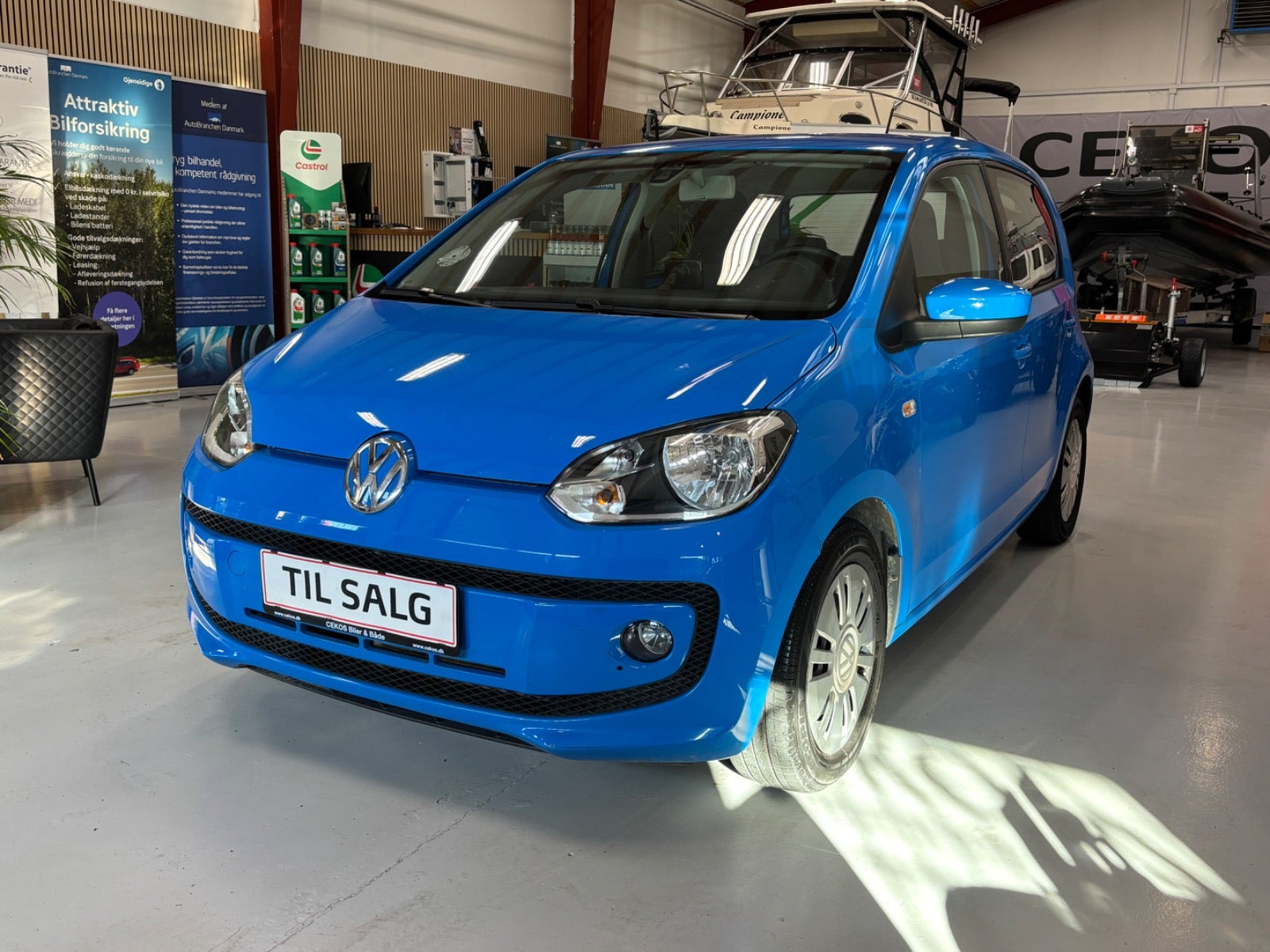Blå VW UP! fra 2016
