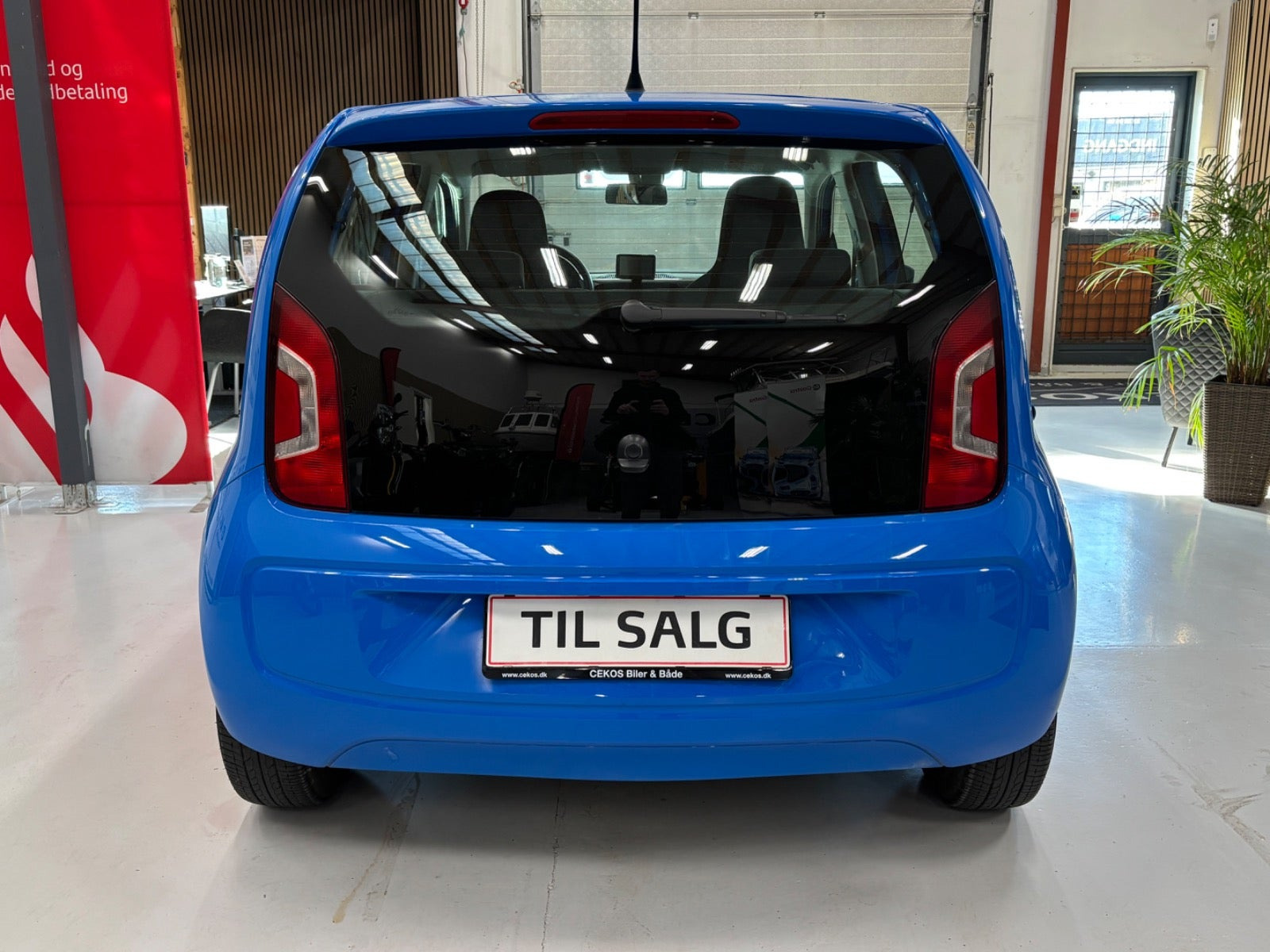 Blå VW UP! fra 2016