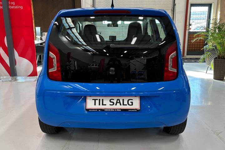 Blå VW UP! fra 2016