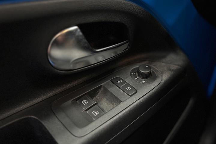 Blå VW UP! fra 2016