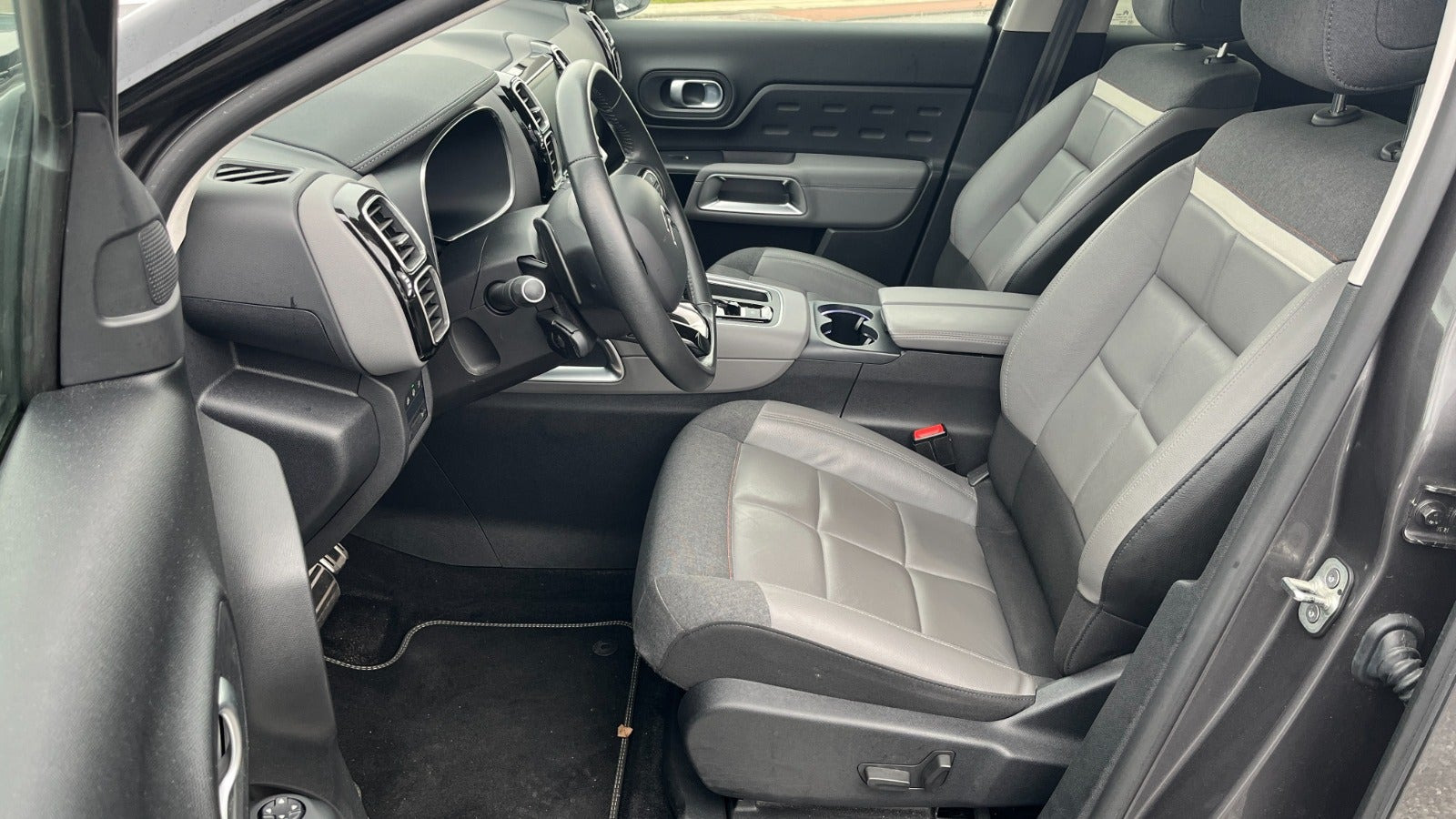 Grå Citroën C5 Aircross fra 2021