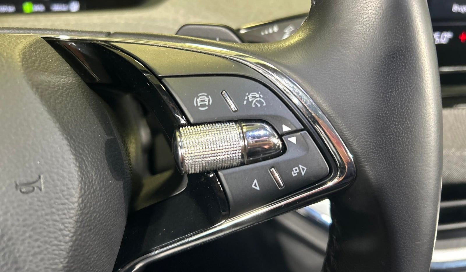 Hvid Skoda Enyaq fra 2022