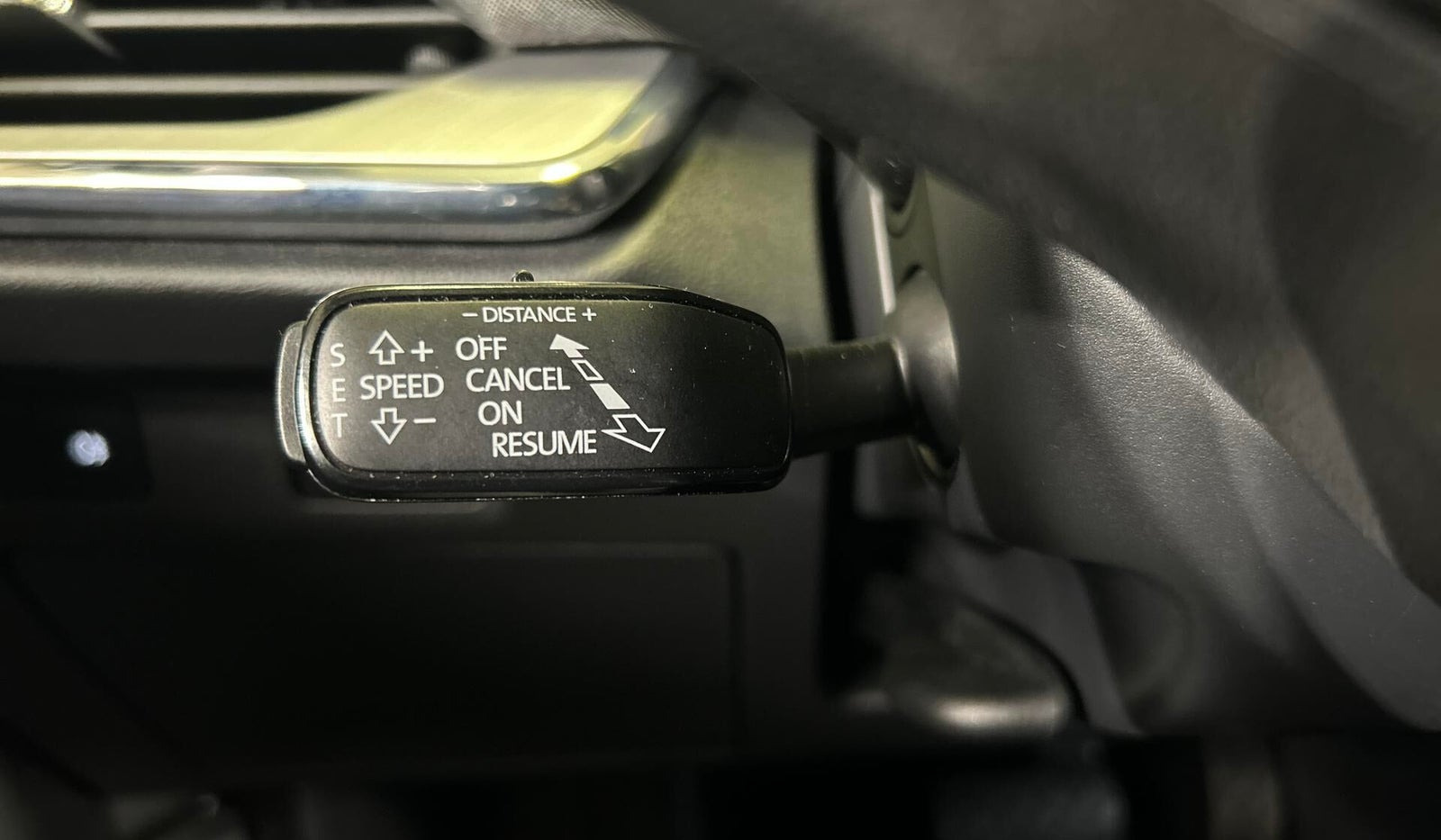Hvid Skoda Enyaq fra 2022