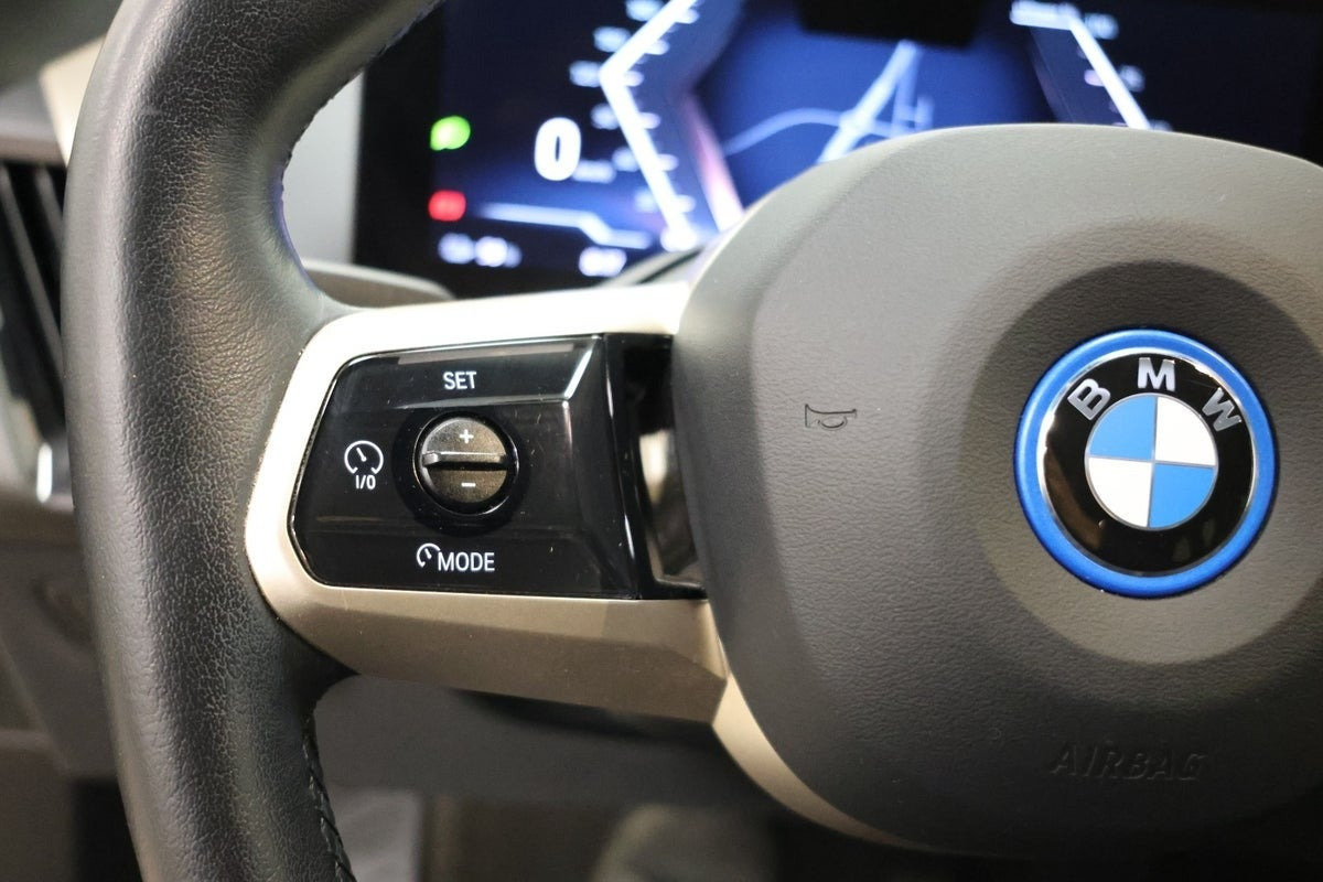 Sort BMW iX fra 2022