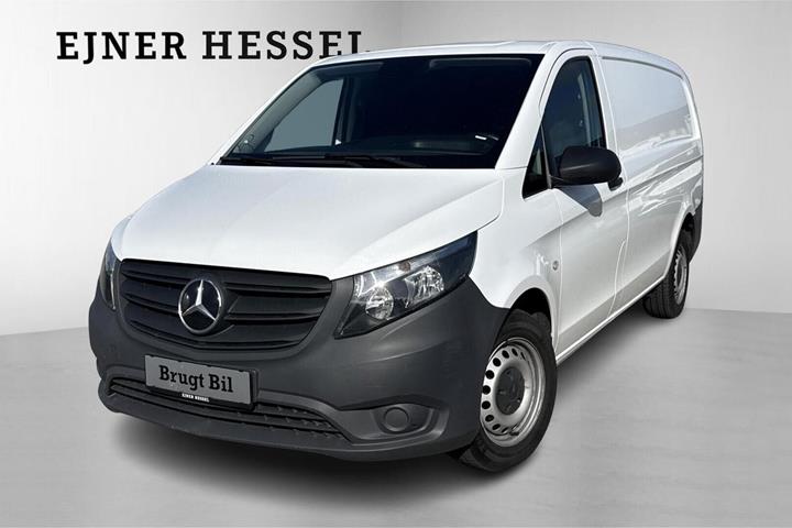 Hvid Mercedes Vito 114 fra 2022