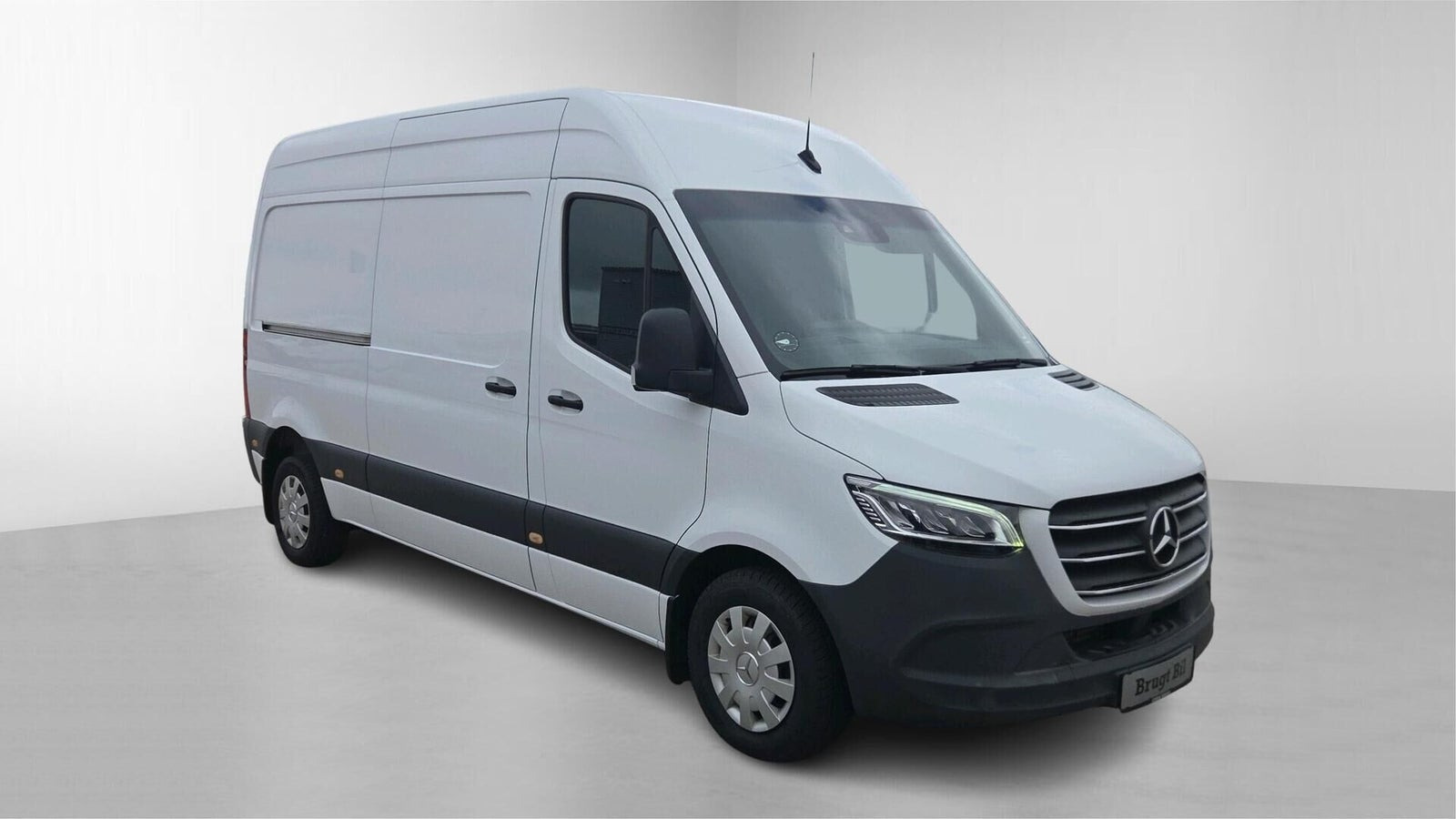 Hvid Mercedes Sprinter 215 fra 2023