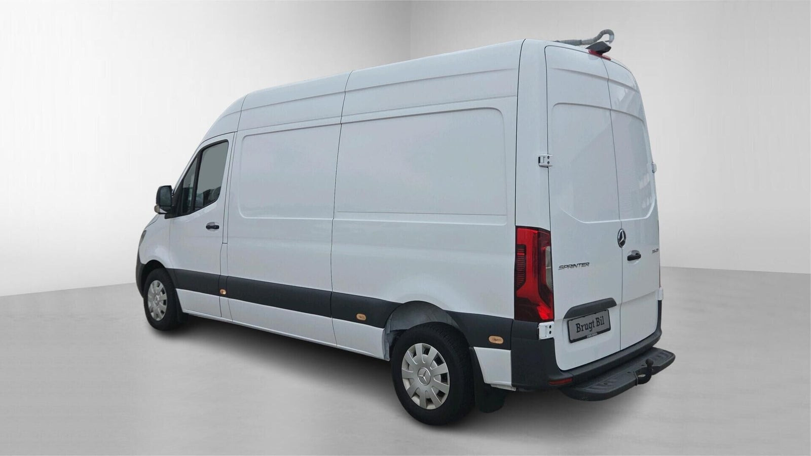 Hvid Mercedes Sprinter 215 fra 2023