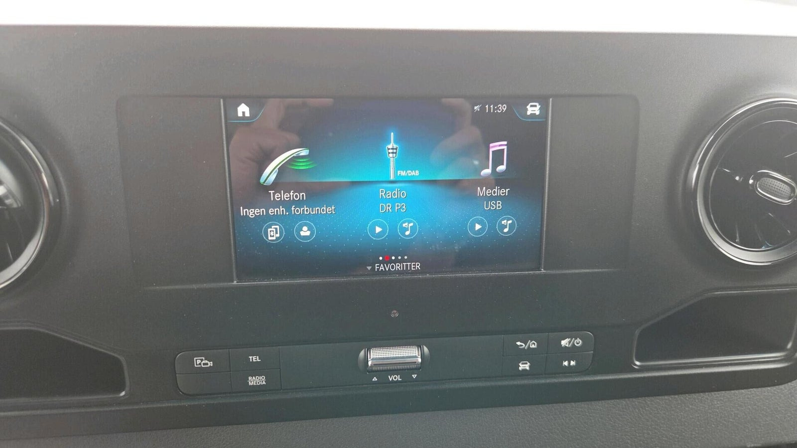 Hvid Mercedes Sprinter 215 fra 2023