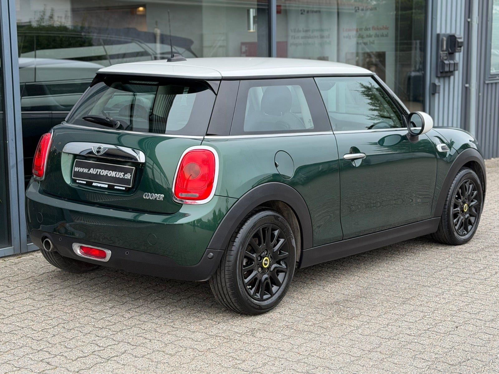 Grøn Mini Cooper fra 2015
