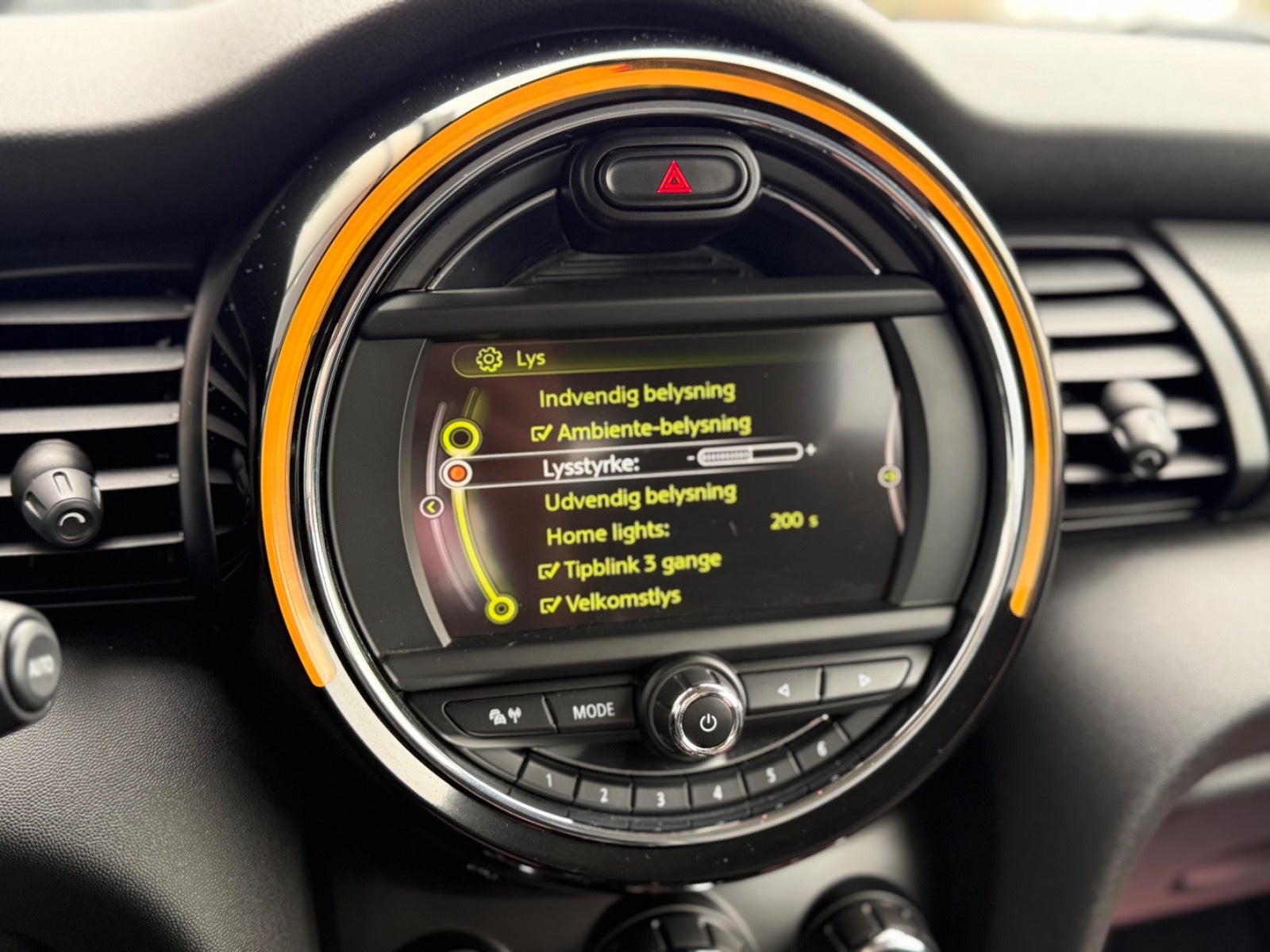Grøn Mini Cooper fra 2015