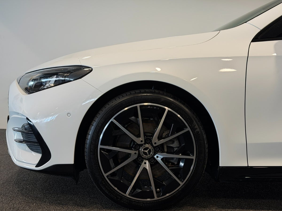Hvid Mercedes CLA250+ fra 2025
