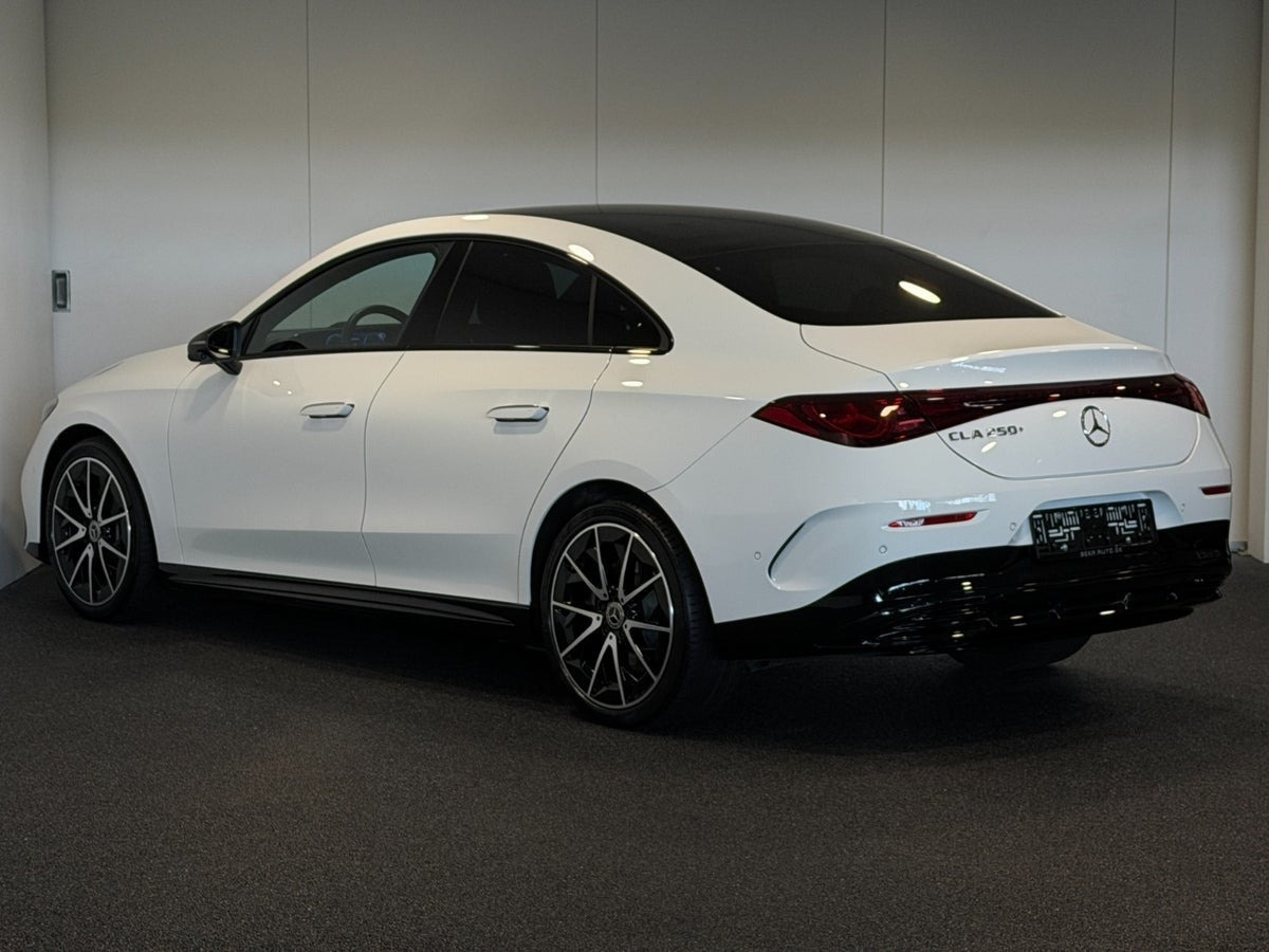 Hvid Mercedes CLA250+ fra 2025