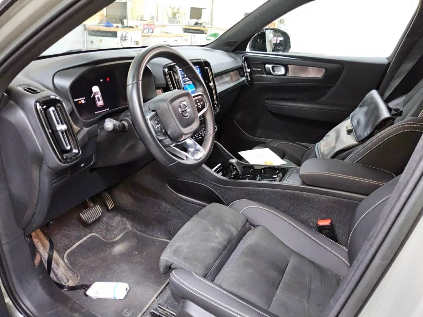 Grøn Volvo XC40 fra 2023