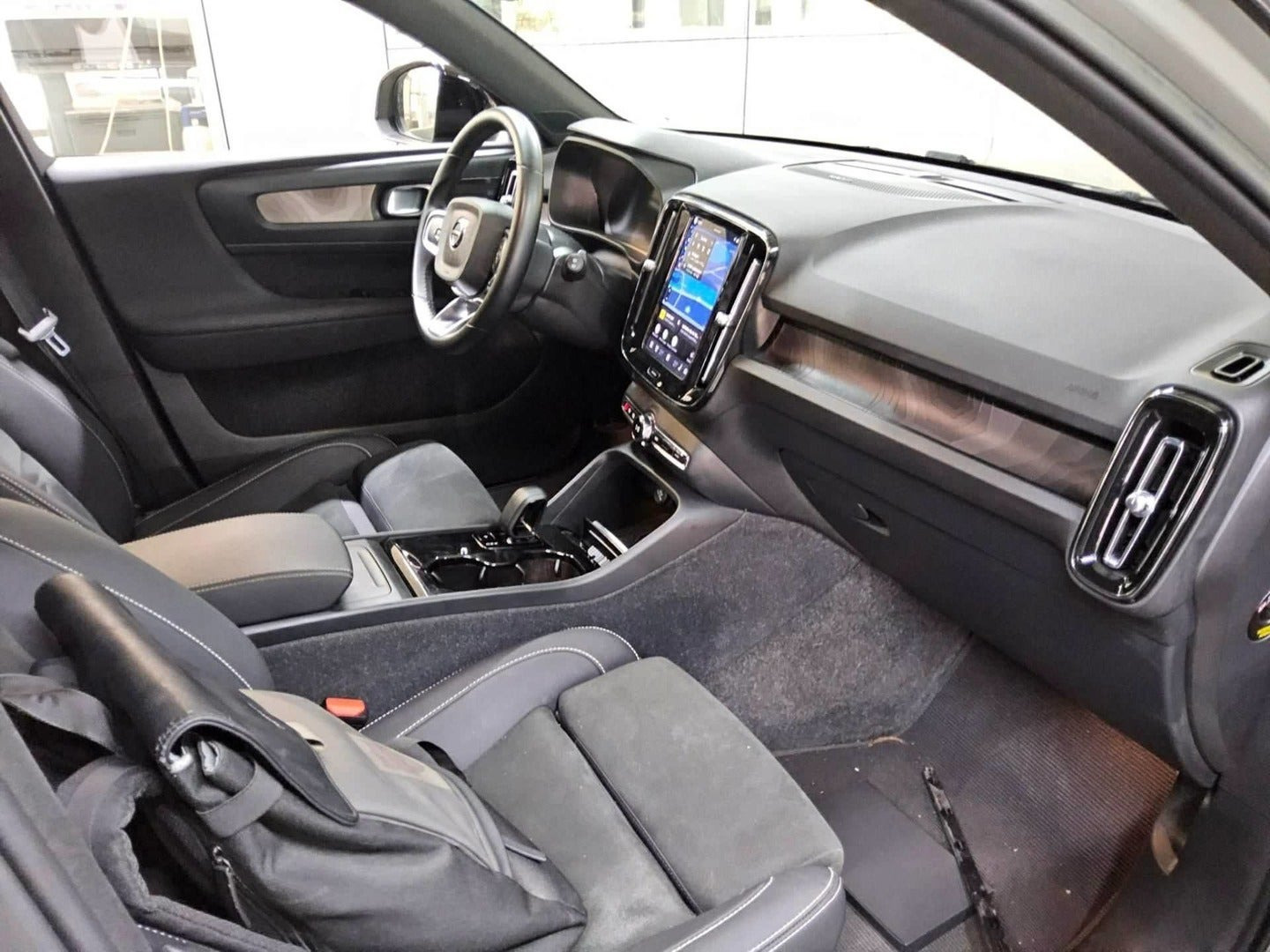 Grøn Volvo XC40 fra 2023