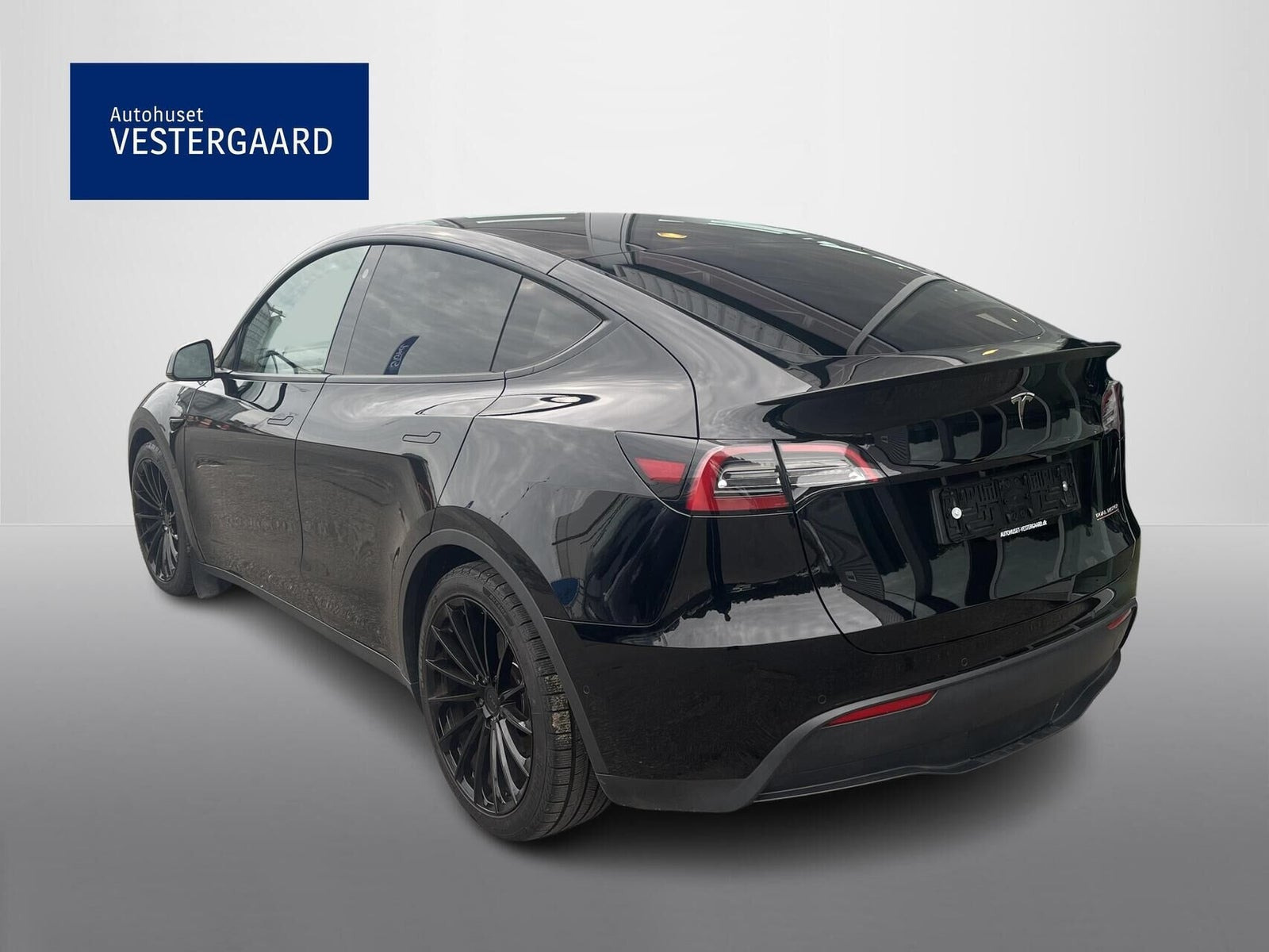 Sort Tesla Model Y fra 2022