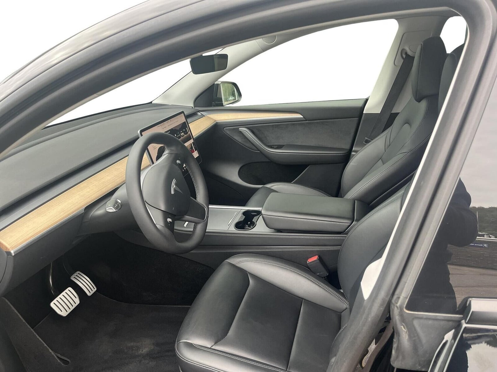 Sort Tesla Model Y fra 2022
