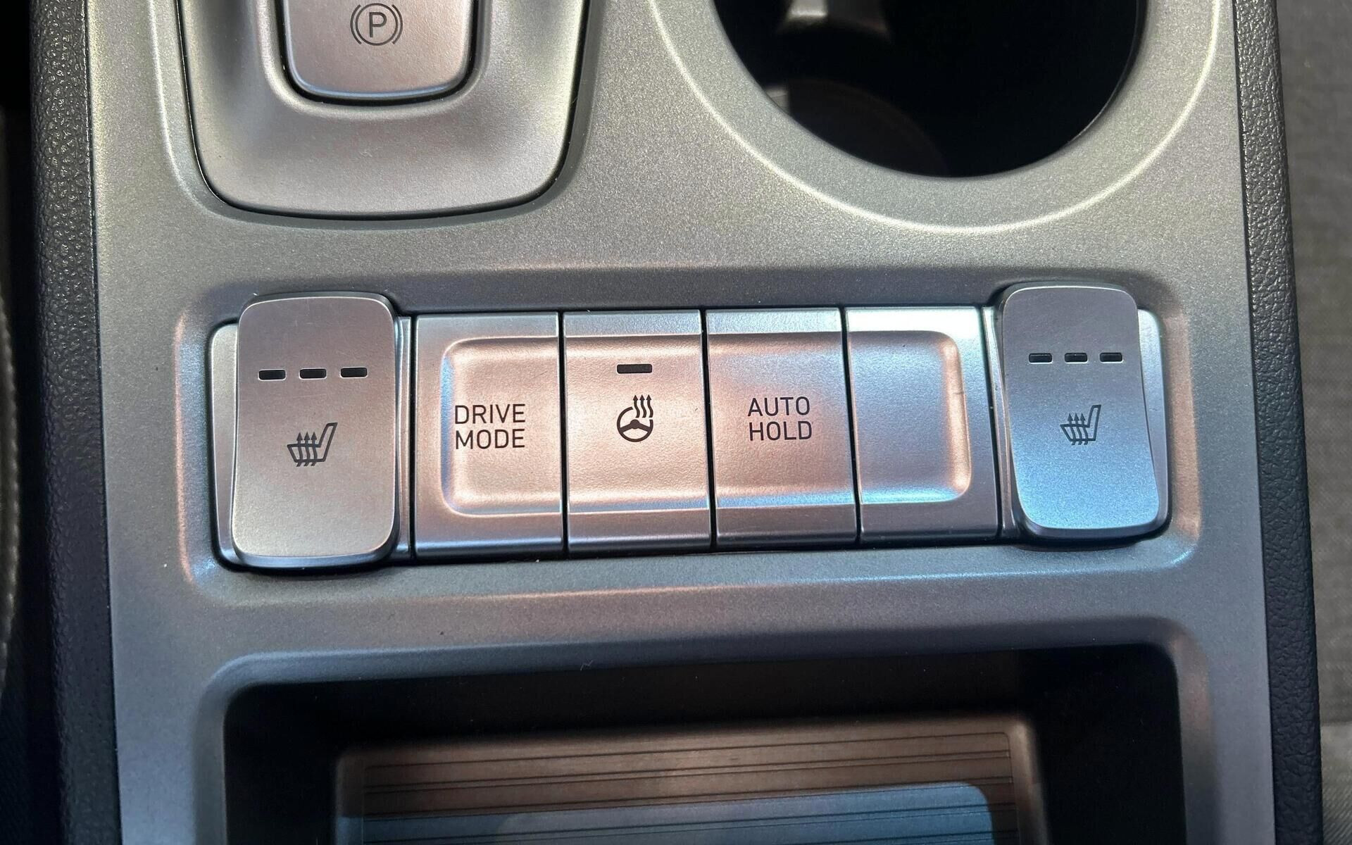 Blå Hyundai Kona fra 2022