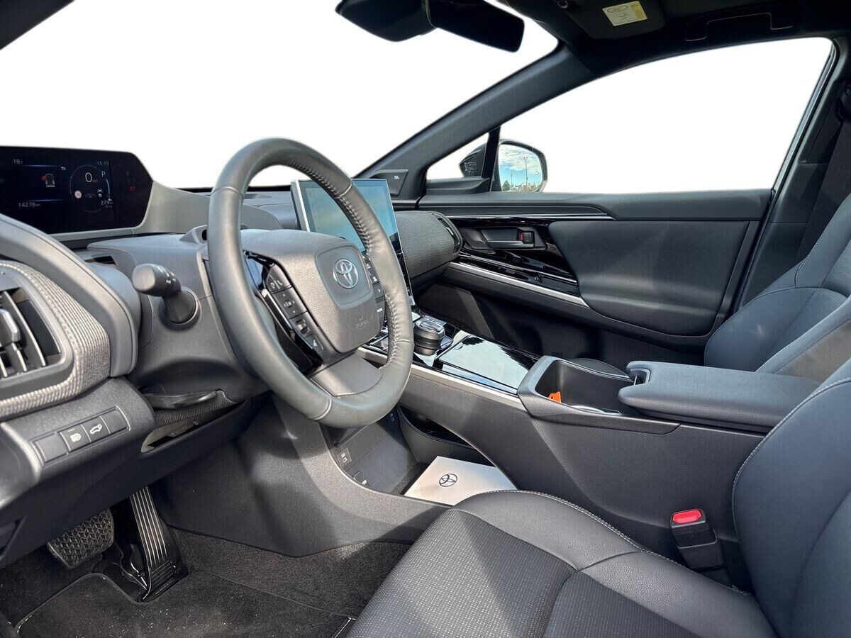 Sort Toyota BZ4X fra 2025