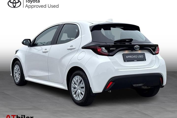 Hvid Toyota Yaris fra 2022