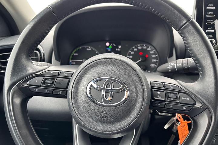 Hvid Toyota Yaris fra 2022