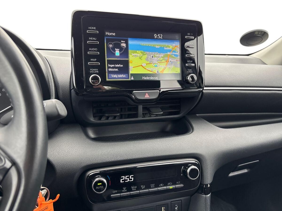 Hvid Toyota Yaris fra 2022