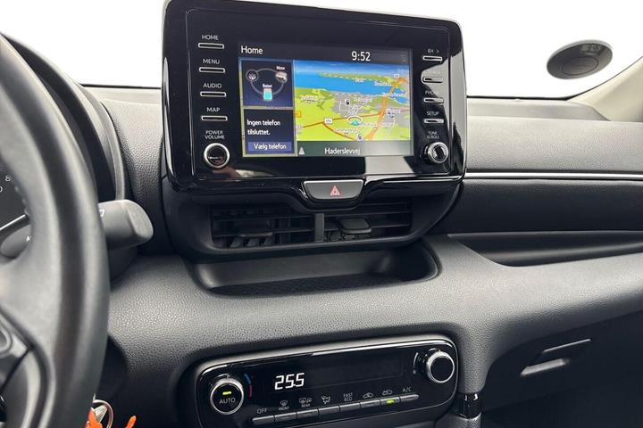 Hvid Toyota Yaris fra 2022