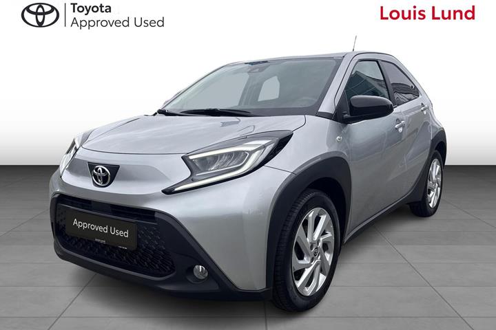 Sølv Toyota Aygo X fra 2023