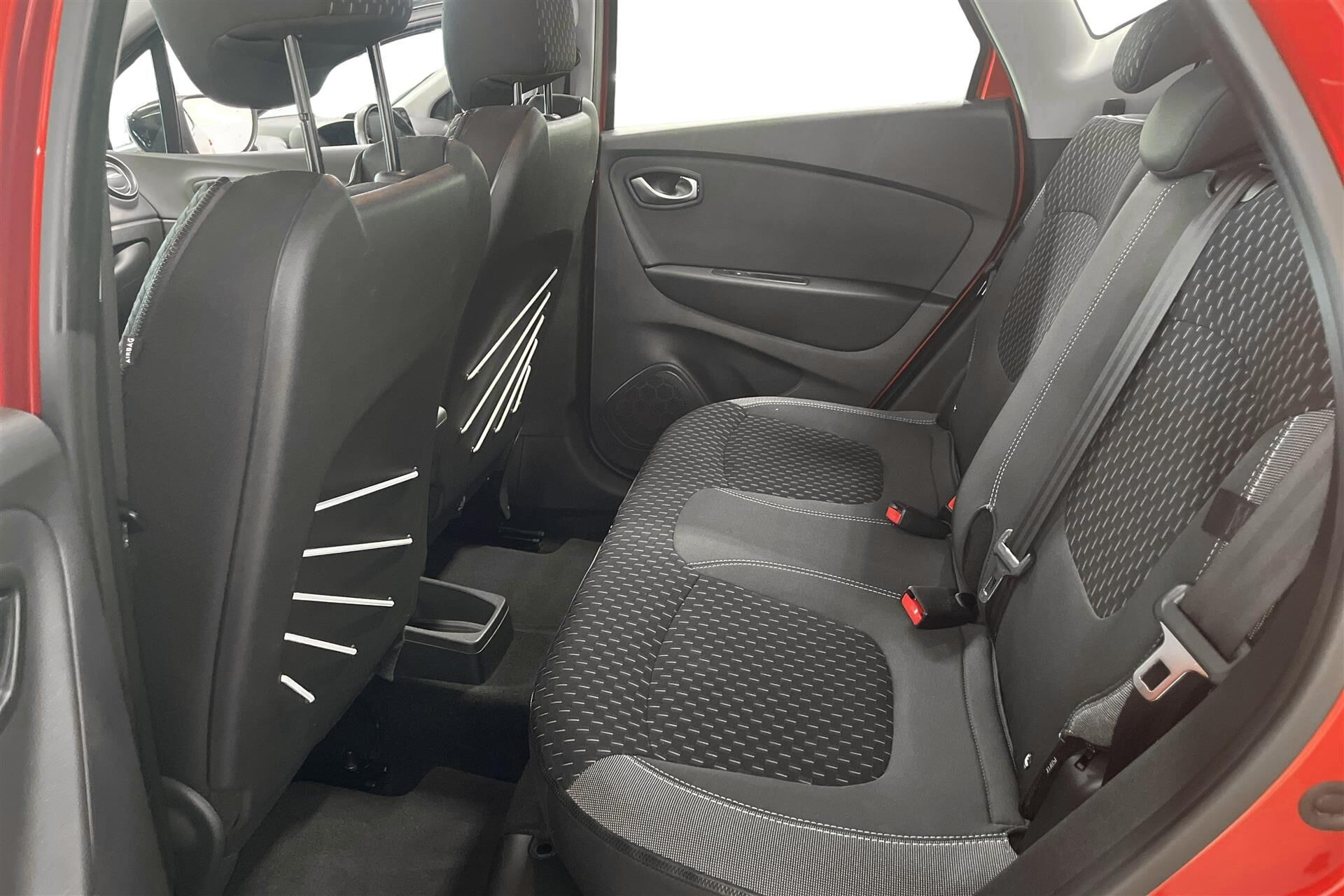 Rød Renault Captur fra 2018