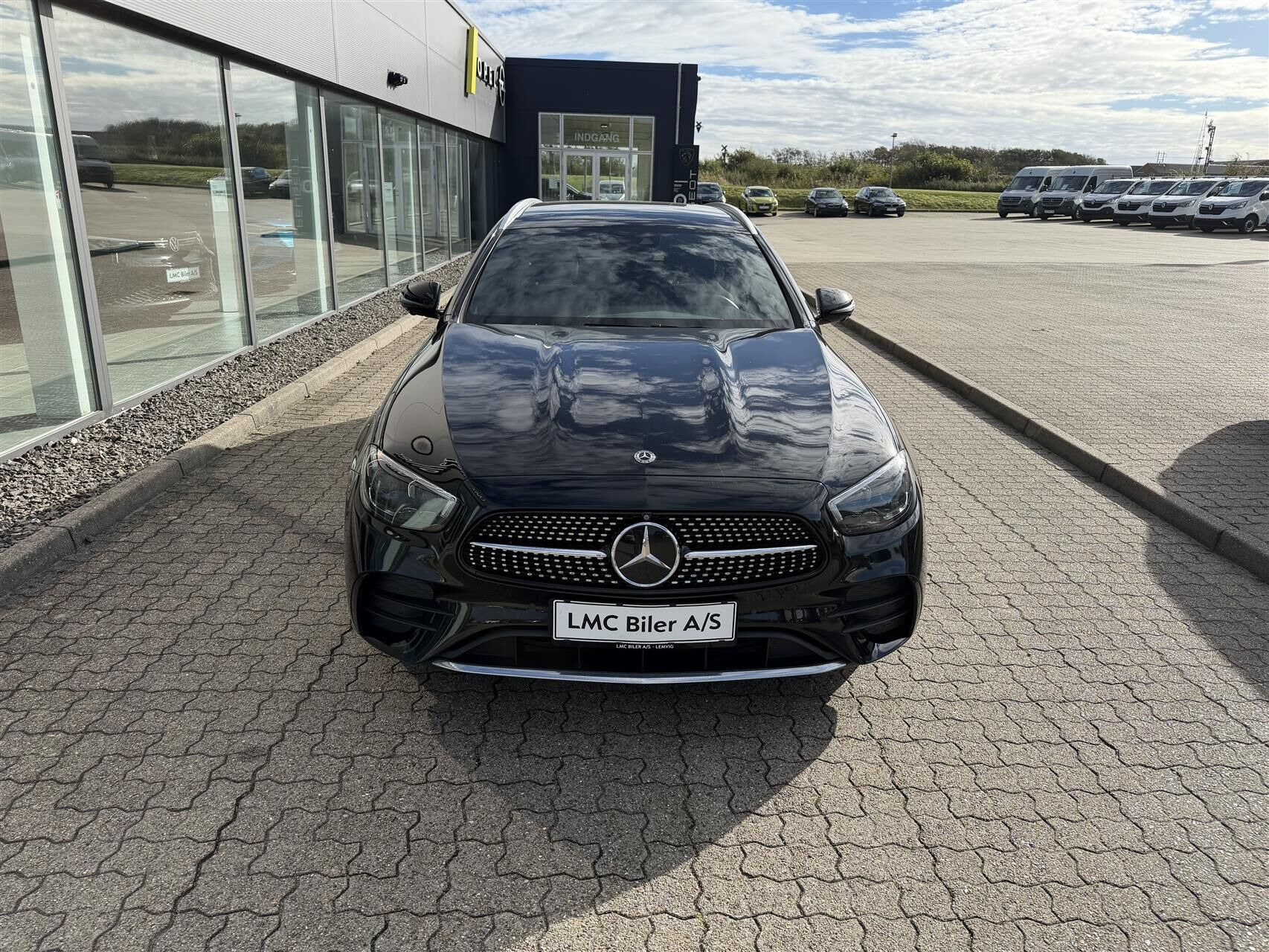 Sort Mercedes E300 de fra 2020