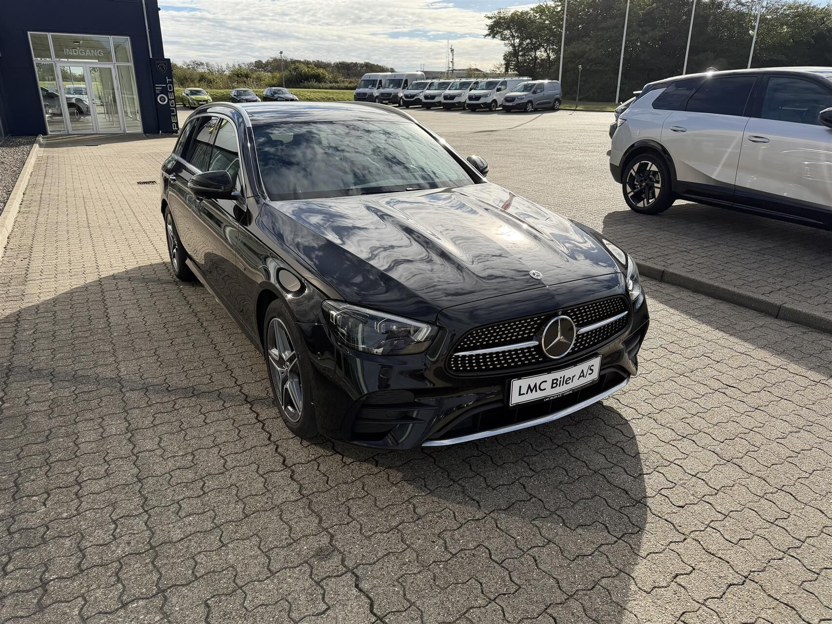 Sort Mercedes E300 de fra 2020