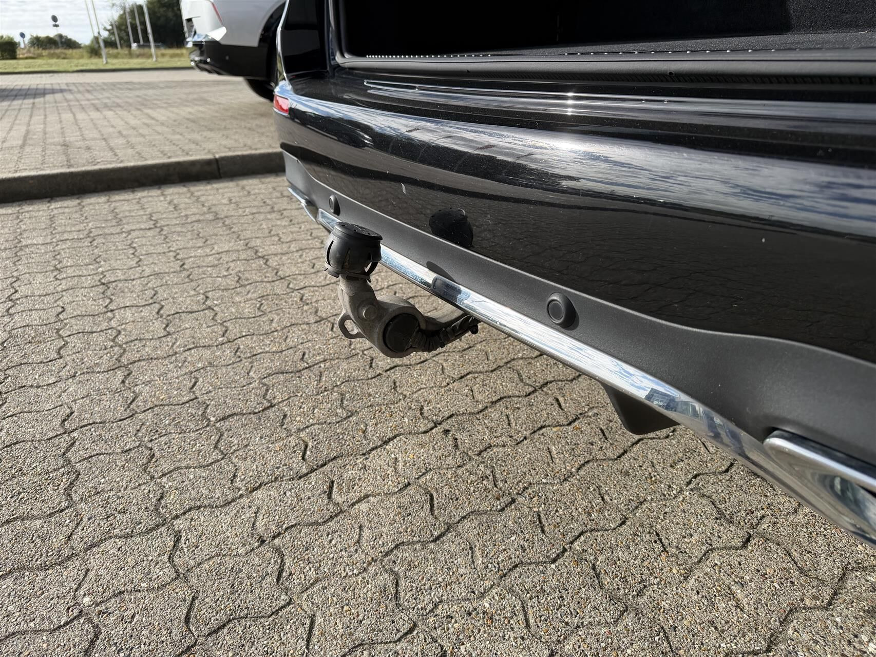 Sort Mercedes E300 de fra 2020