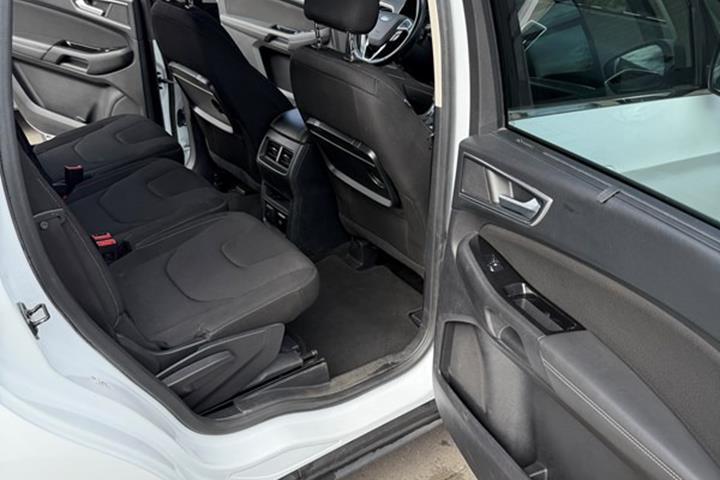 undefined Ford S-MAX fra 2015