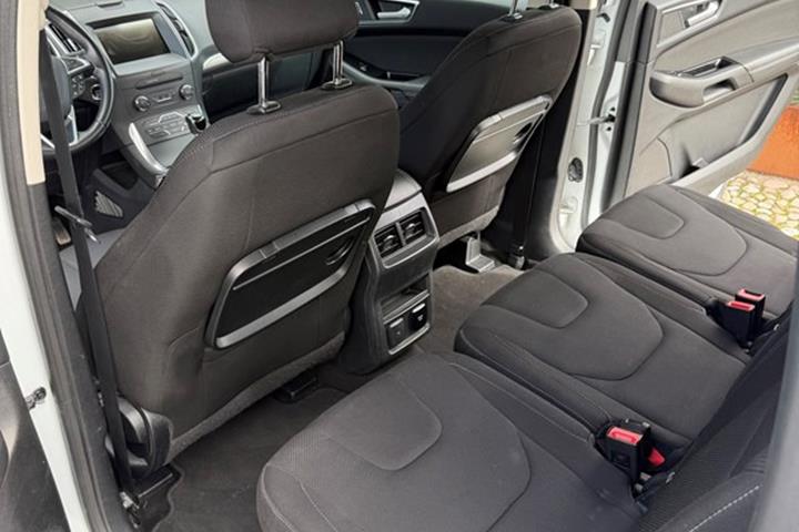 undefined Ford S-MAX fra 2015