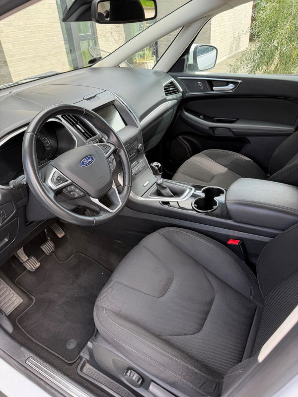 undefined Ford S-MAX fra 2015