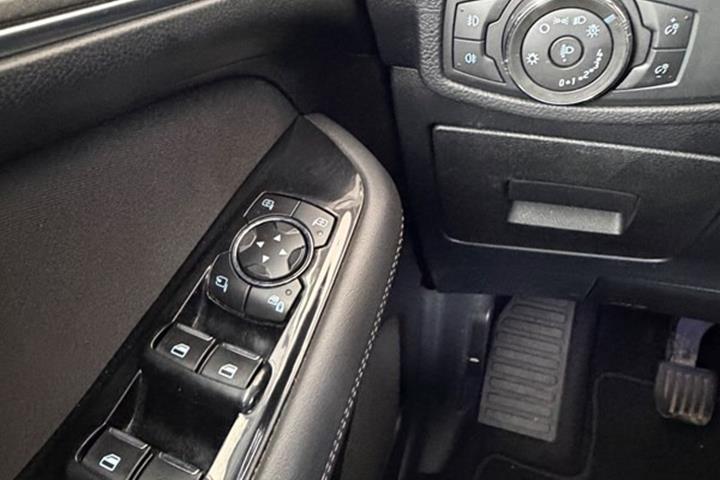 undefined Ford S-MAX fra 2015