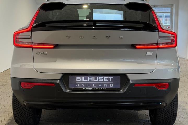 Grå Volvo C40 fra 2023